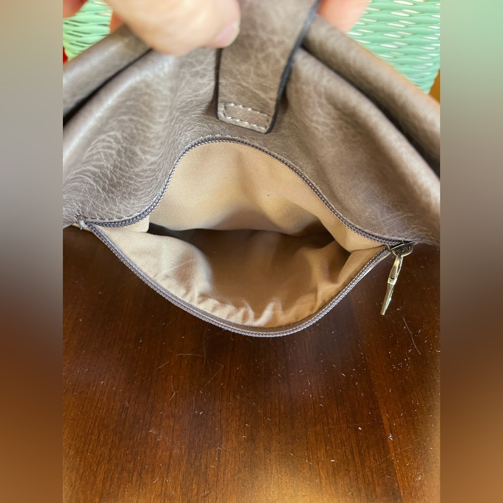 JEN & CO Marie Vegan Crossbody - Picture 7 of 10